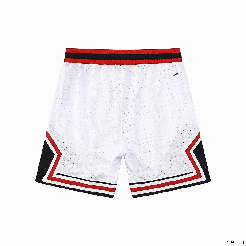 AJ sporty white shorts