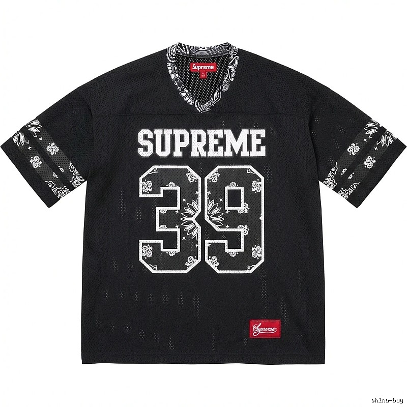 Supreme - printed sporty black T - shirt