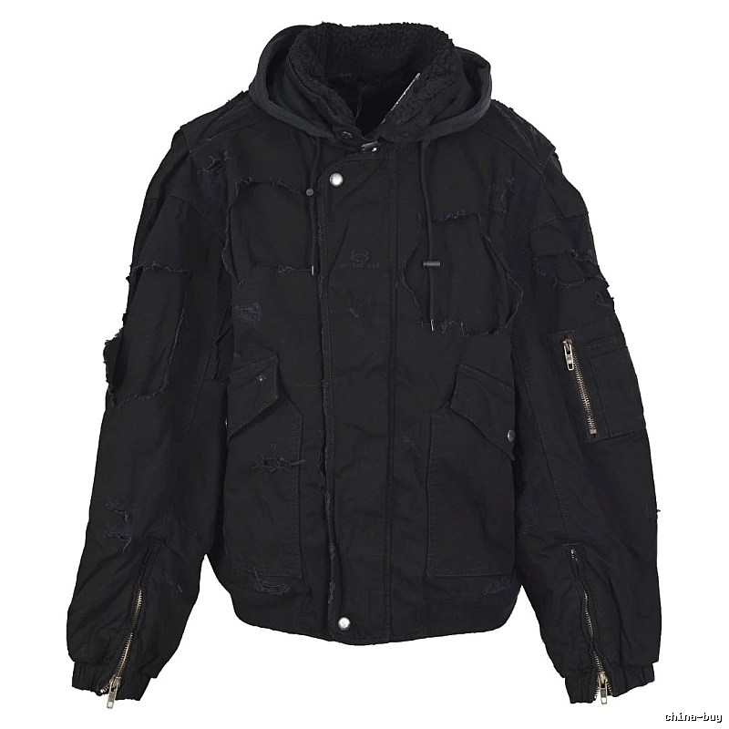 Utility Puffer Jacket - Cropped Hooded Shape With Layered Cargo Pockets Travel Edit